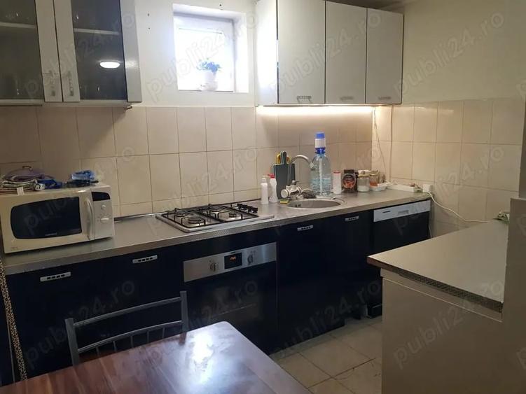 Casă cu 7 camere cu Teren 311 Mp în Central