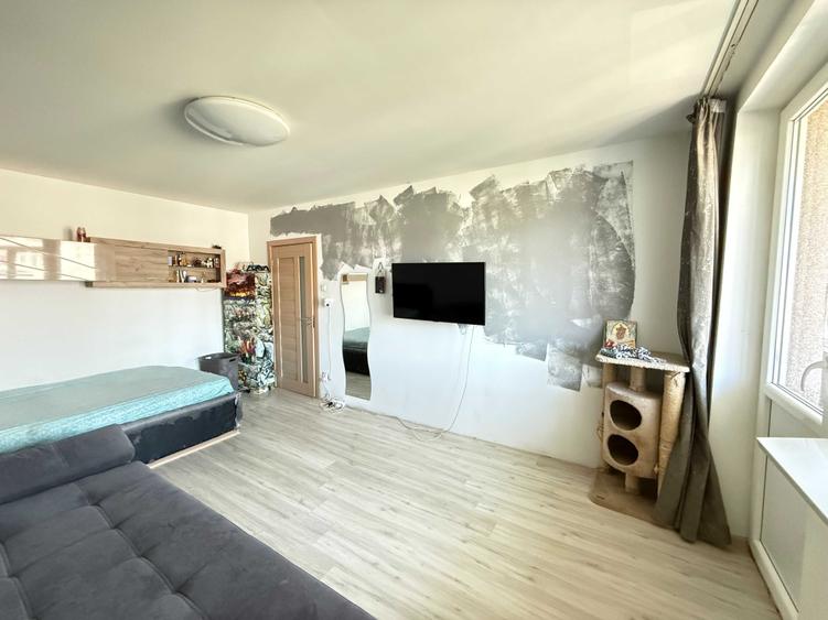 Apartament cu 3 camere decomandat în Drumul Taberei