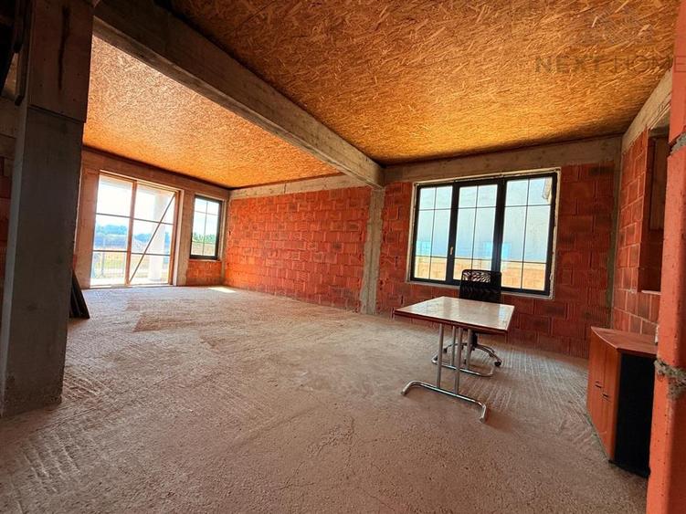Casă cu 3 camere cu Garaj în Gară