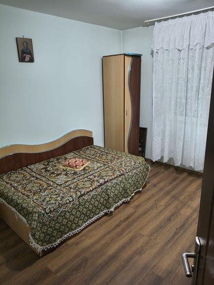 Apartament cu 2 camere semidecomandat în Berceni