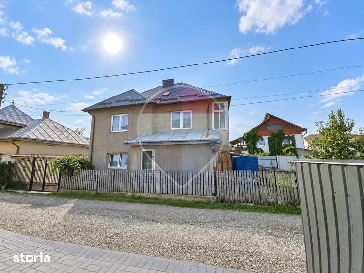 Casă cu 5 camere cu Teren 370 Mp în Central