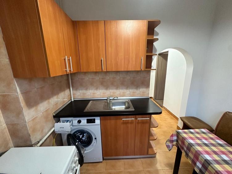Garsonieră decomandată în Băneasa