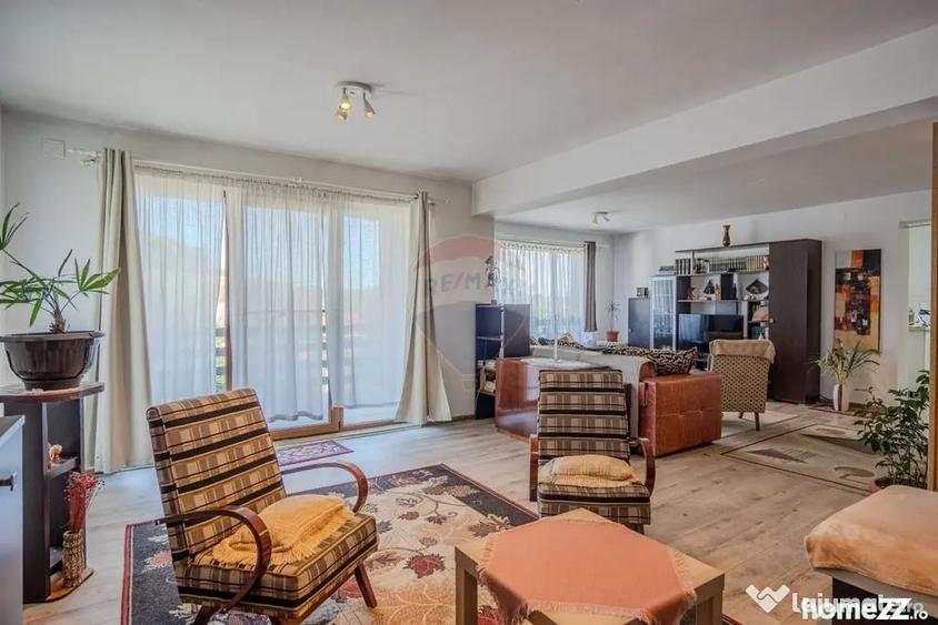 Casă cu 7 camere cu Teren 953 Mp în Colonia 1 Mai