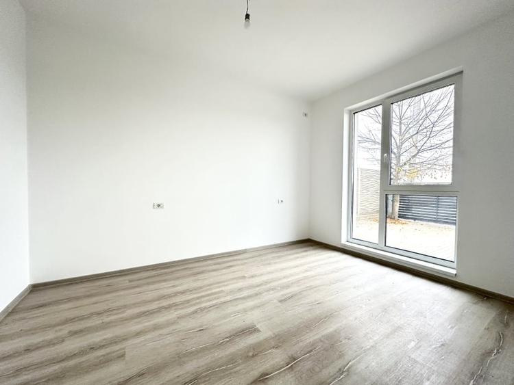 Duplex cu 5 camere cu Canalizare în Dumbrăvița
