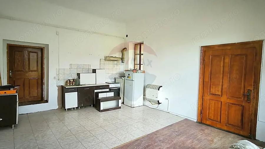 Casă cu 3 camere cu Teren 470 Mp în Dumbrăveni