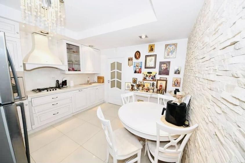 Duplex cu 3 camere cu Canalizare în Nord