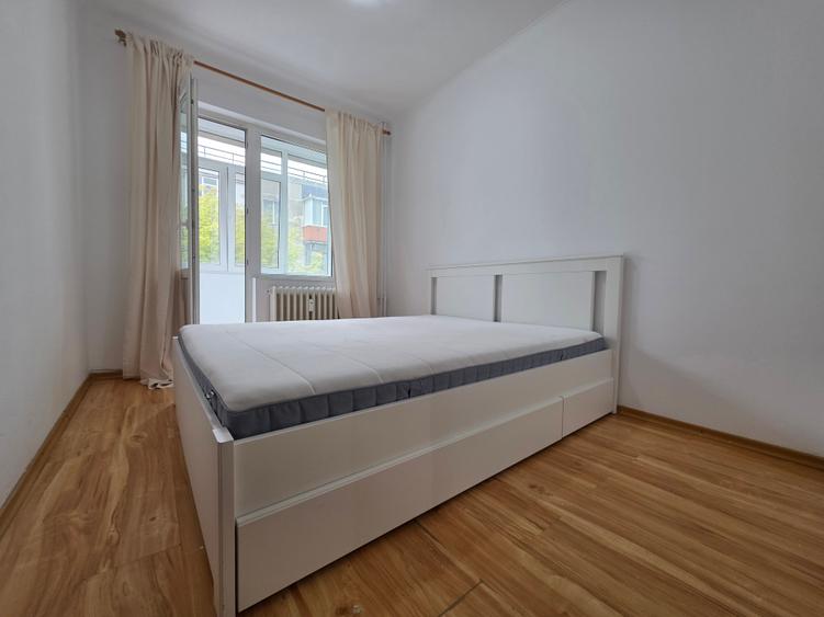Apartament cu 3 camere decomandat în Dristor