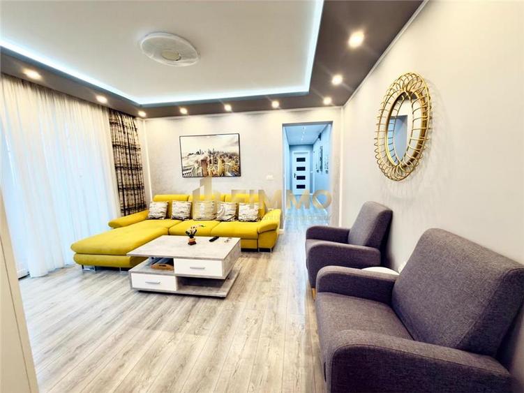 Apartament cu 4 camere semidecomandat în Central