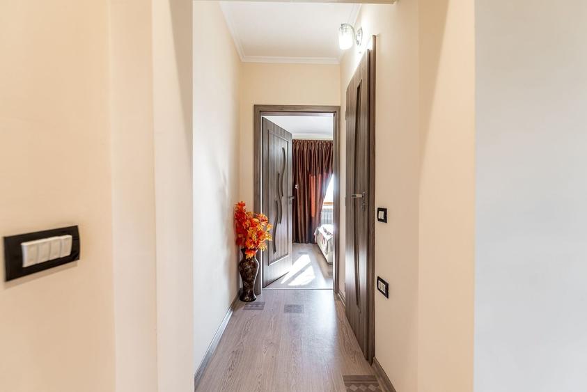 Apartament cu 2 camere decomandat în Intim
