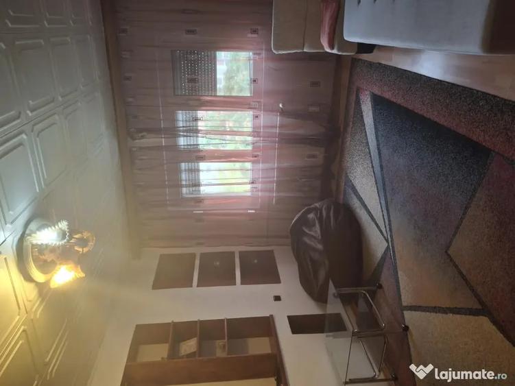 Apartament cu 3 camere decomandat în 13 Septembrie