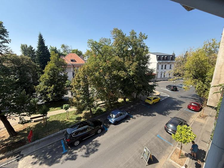 Birou, de 87 mp, în P-ța Sfântul Ștefan