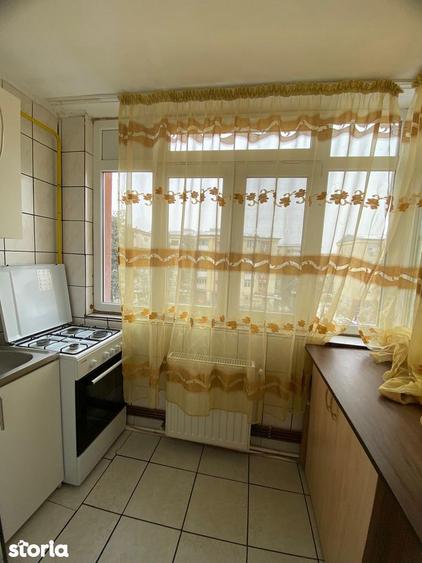 Apartament cu 2 camere decomandat în Craiovița Nouă