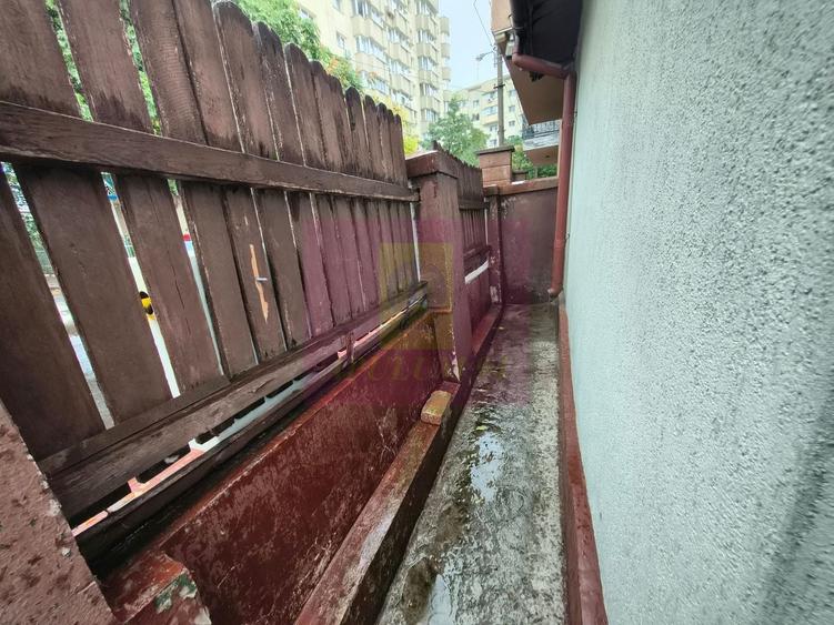 Casă individuală cu 4 camere cu Canalizare în Mihai Bravu
