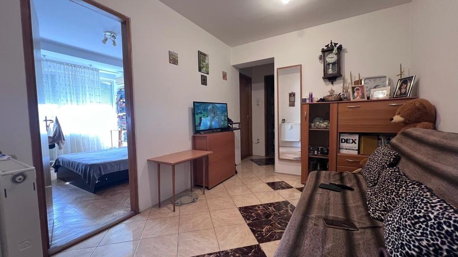 Apartament cu 2 camere semidecomandat în Crângași