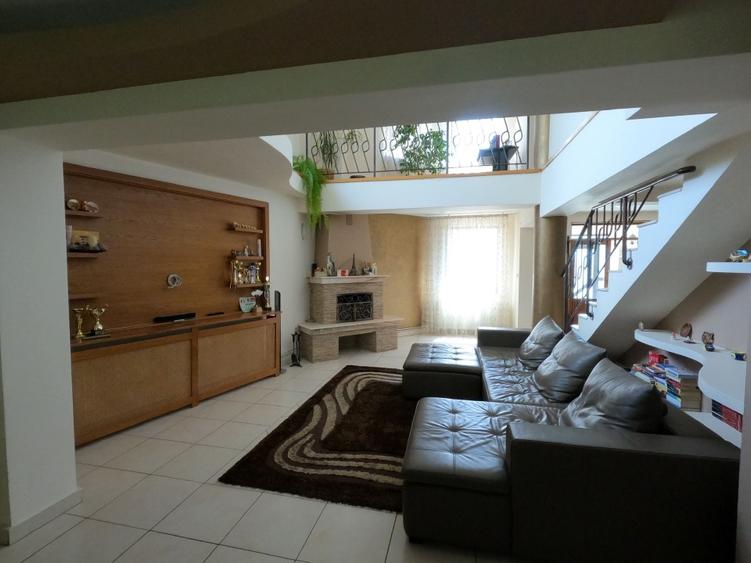 Casă individuală cu 5 camere cu Teren 680 Mp în Găvana
