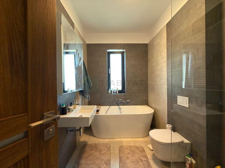 Casă individuală cu 3 camere cu Canalizare în Exterior Sud