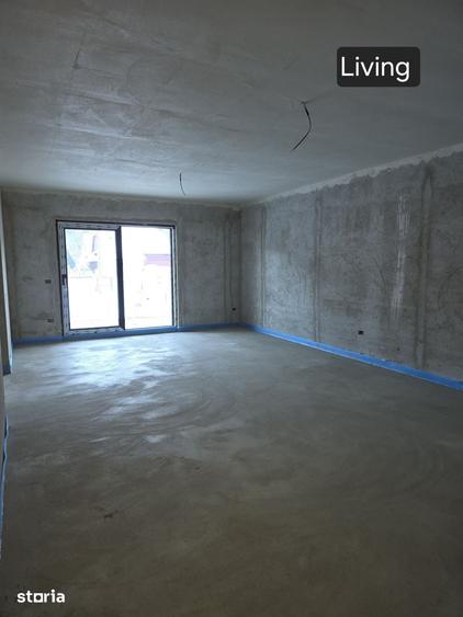 Casă cu 5 camere cu Teren 1300 Mp în Brodina