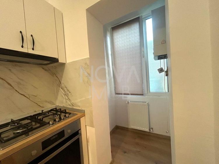 Apartament cu 3 camere decomandat, mobilat în Ștrand