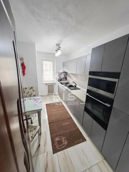 Apartament cu 4 camere decomandat în Independenței