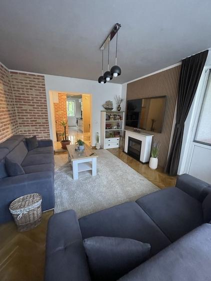 Apartament cu 3 camere decomandat în Rogerius