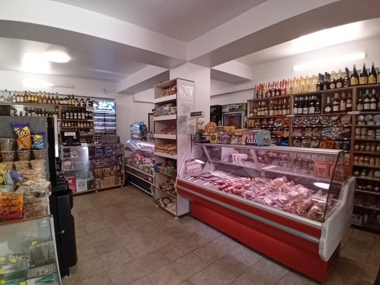 Spațiu comercial, de 300 mp, în Exterior Sud