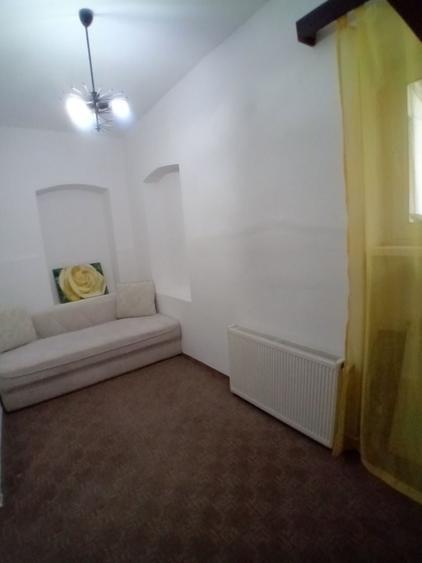 Apartament cu 3 camere în Drumul Carului
