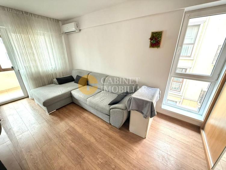 Apartament cu 3 camere decomandat, mobilat în Galata