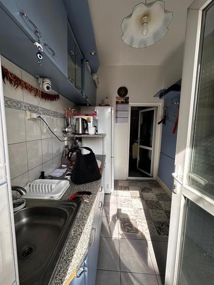 Casă individuală cu 5 camere cu Canalizare în Central
