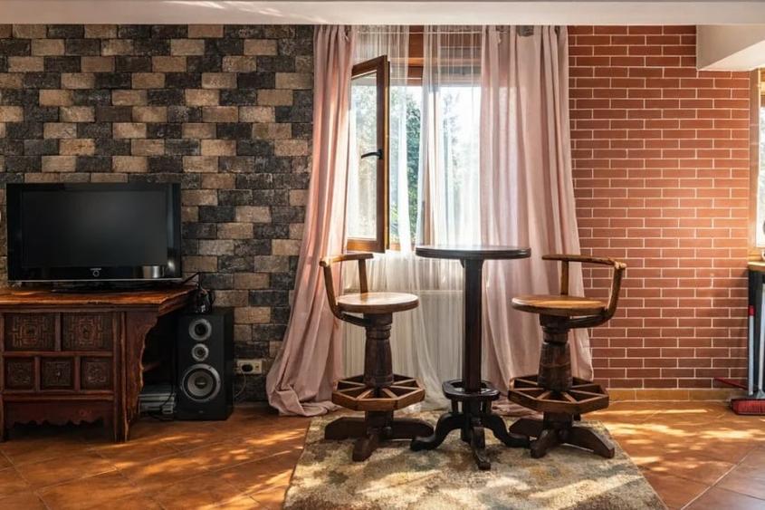 Apartament cu 2 camere decomandat, mobilat în Brâncoveanu