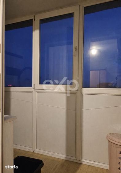 Apartament cu 4 camere semidecomandat în Central
