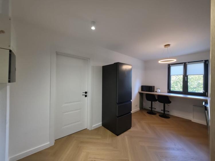 Apartament cu 2 camere semidecomandat, mobilat în Săsar