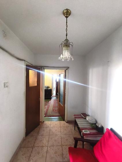 Apartament cu 3 camere semidecomandat în Theodor Pallady