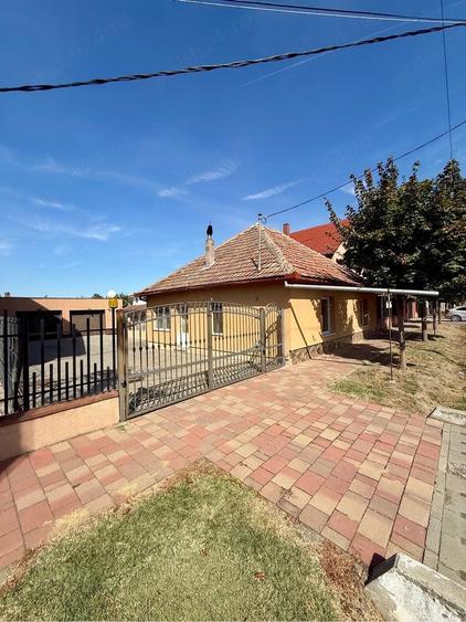 Casă cu 5 camere cu Teren 720 Mp în Central