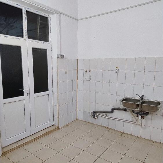 Spațiu comercial, de 40 mp, în Central