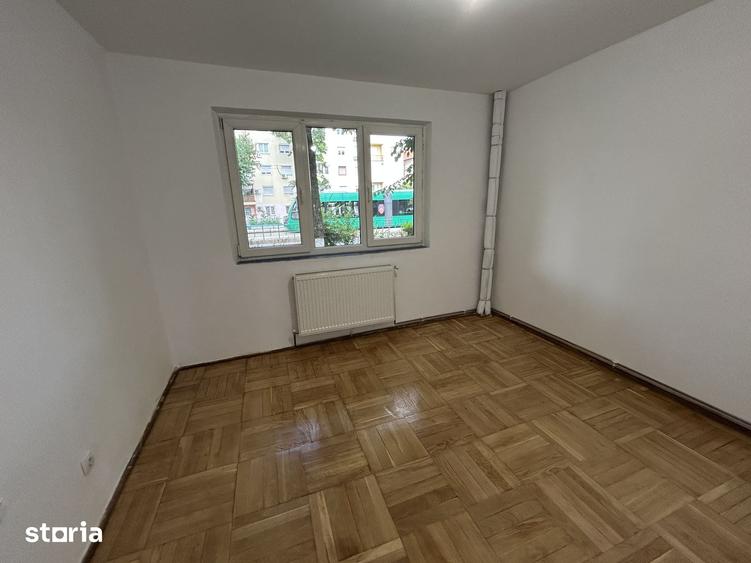 Apartament cu 3 camere în Romanilor