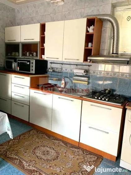 Casă cu 3 camere cu Teren 140 Mp în Central