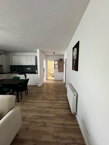 Apartament cu 2 camere semidecomandat în Florești
