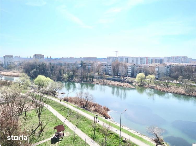 Apartament cu 4 camere în Decebal