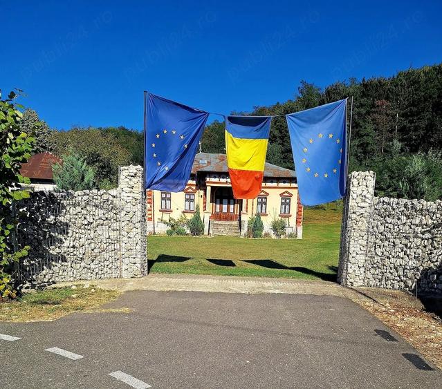 Casă cu Teren 10000 Mp în Izvoarele