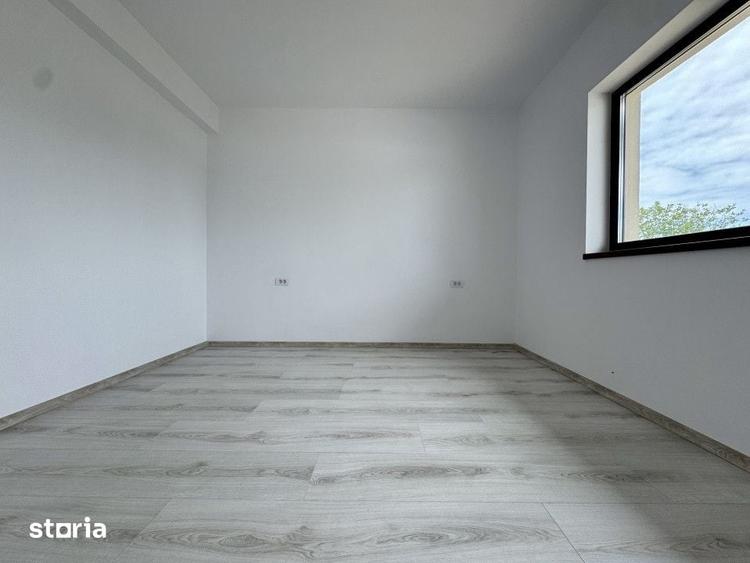 Casă cu 5 camere cu Teren 350 Mp în Domnești
