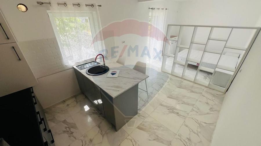Garsoniera cu curte în bloc nou - Pet Friendly - 1