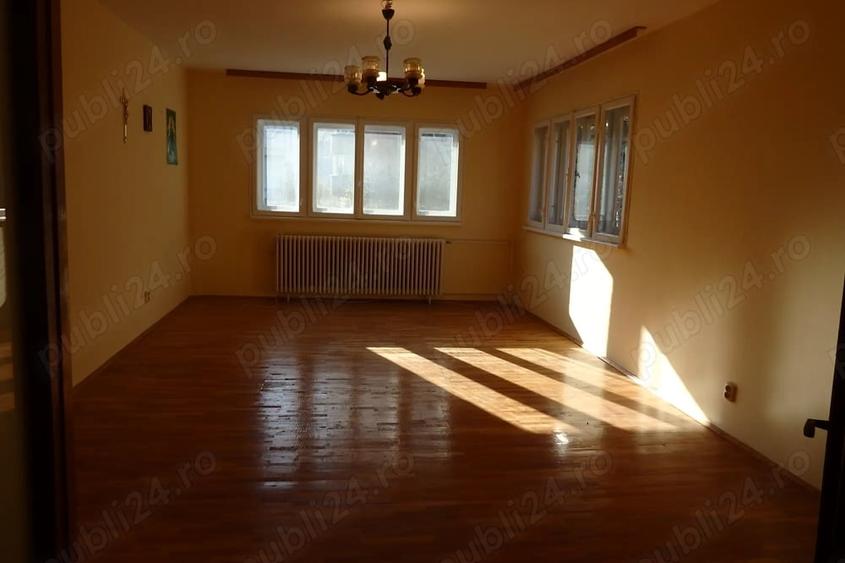 Casă cu 6 camere cu Teren 272 Mp în Ferdinand