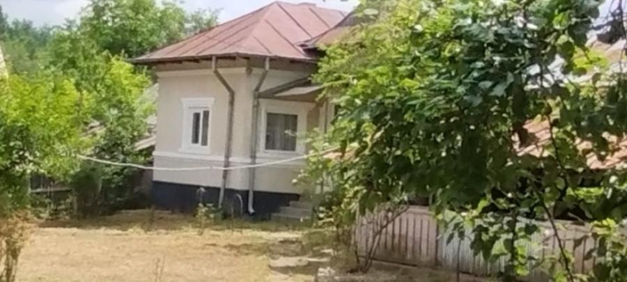 Casă cu 3 camere în Făcălețești