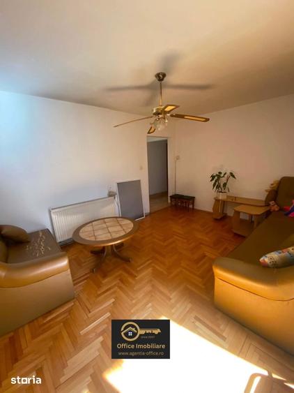 Apartament cu 3 camere semidecomandat în Central