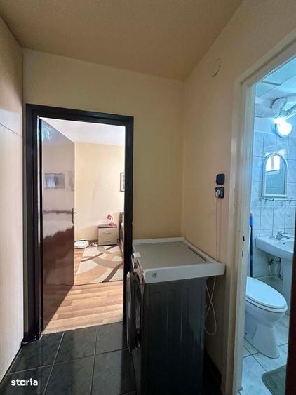 Apartament cu 3 camere semidecomandat în Careiului