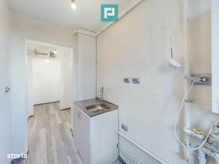Apartament cu 3 camere semidecomandat în Aurel Vlaicu
