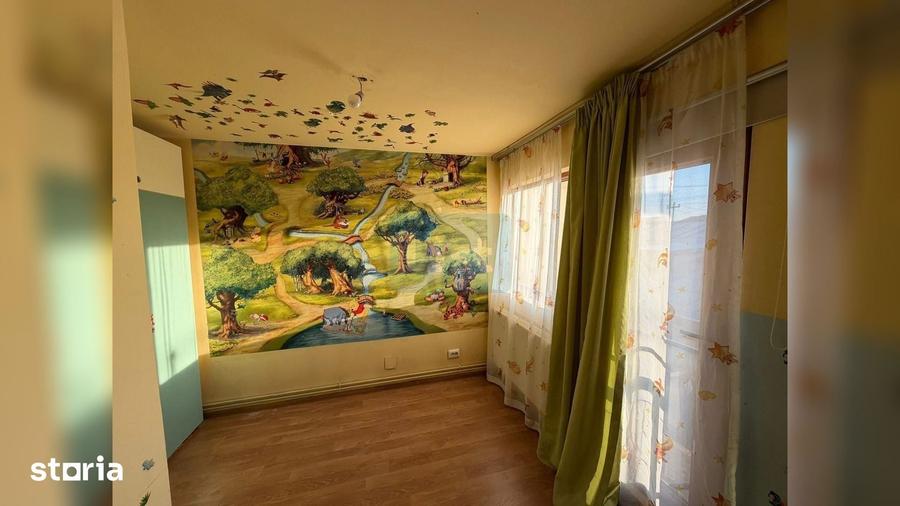 Casă cu 8 camere cu Teren 166 Mp în Gheorghe Doja