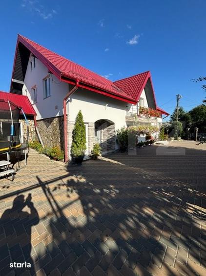 Casă cu 5 camere decomandat cu Teren 3600 Mp în Central