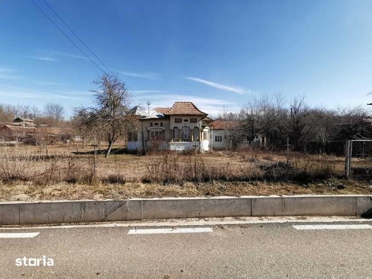 Casă cu 4 camere cu Teren 114 Mp în Berislăvești