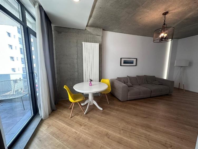 Apartament cu 2 camere semidecomandat, mobilat în Floreasca